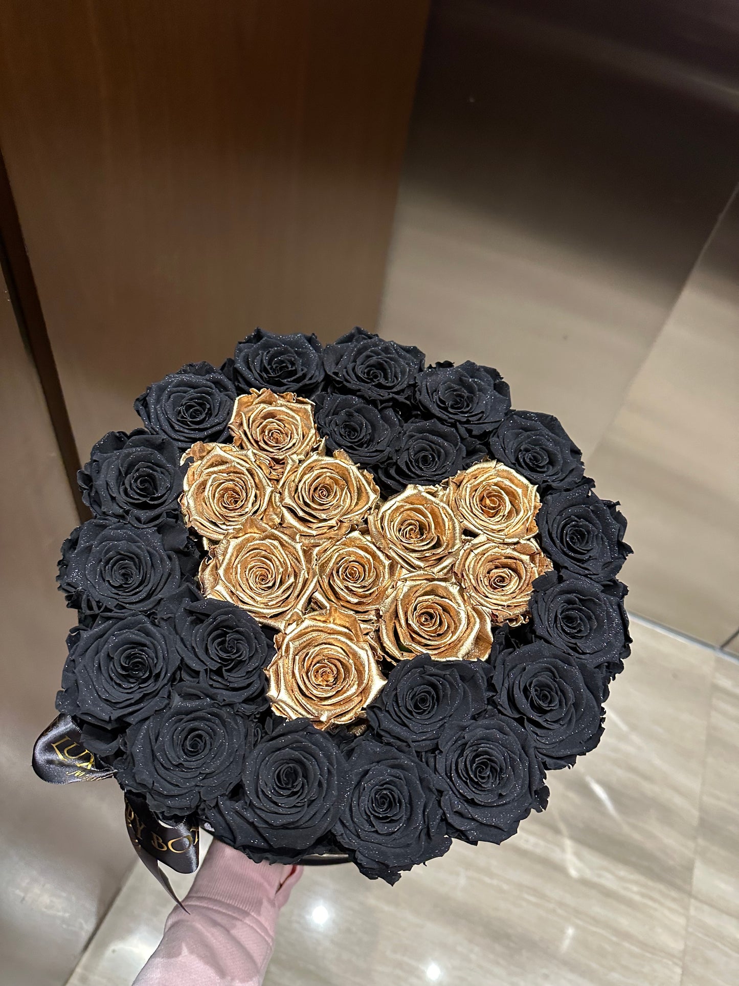 Black and Gold Eternal Roses 🖤💛 Large Box