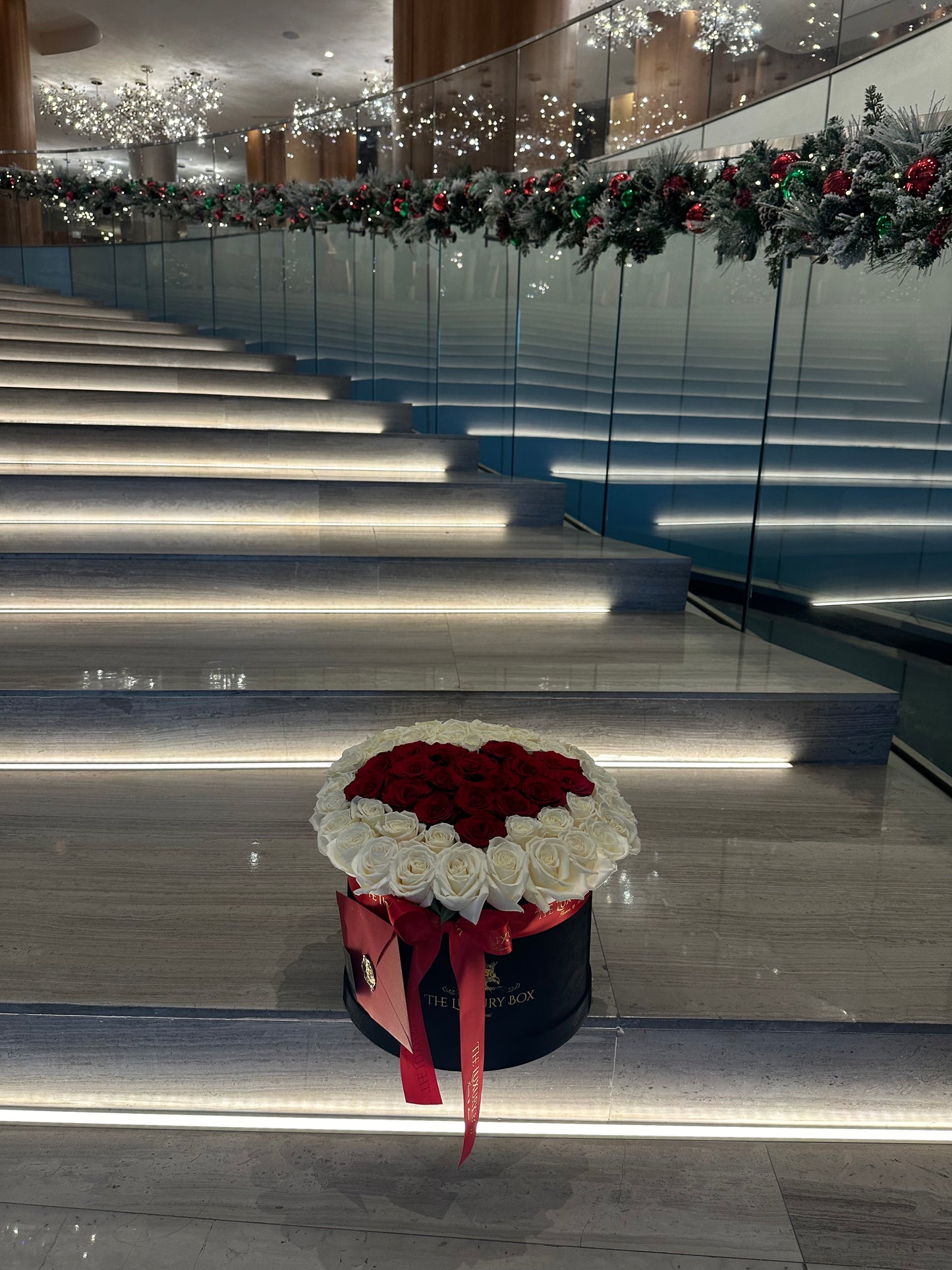 Miami 50 roses in a box