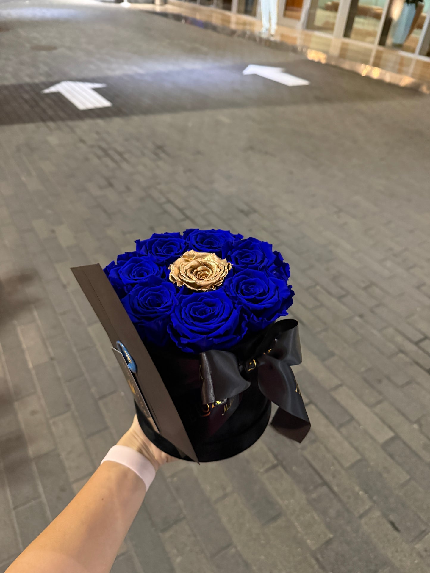 royal blue golden eternal roses