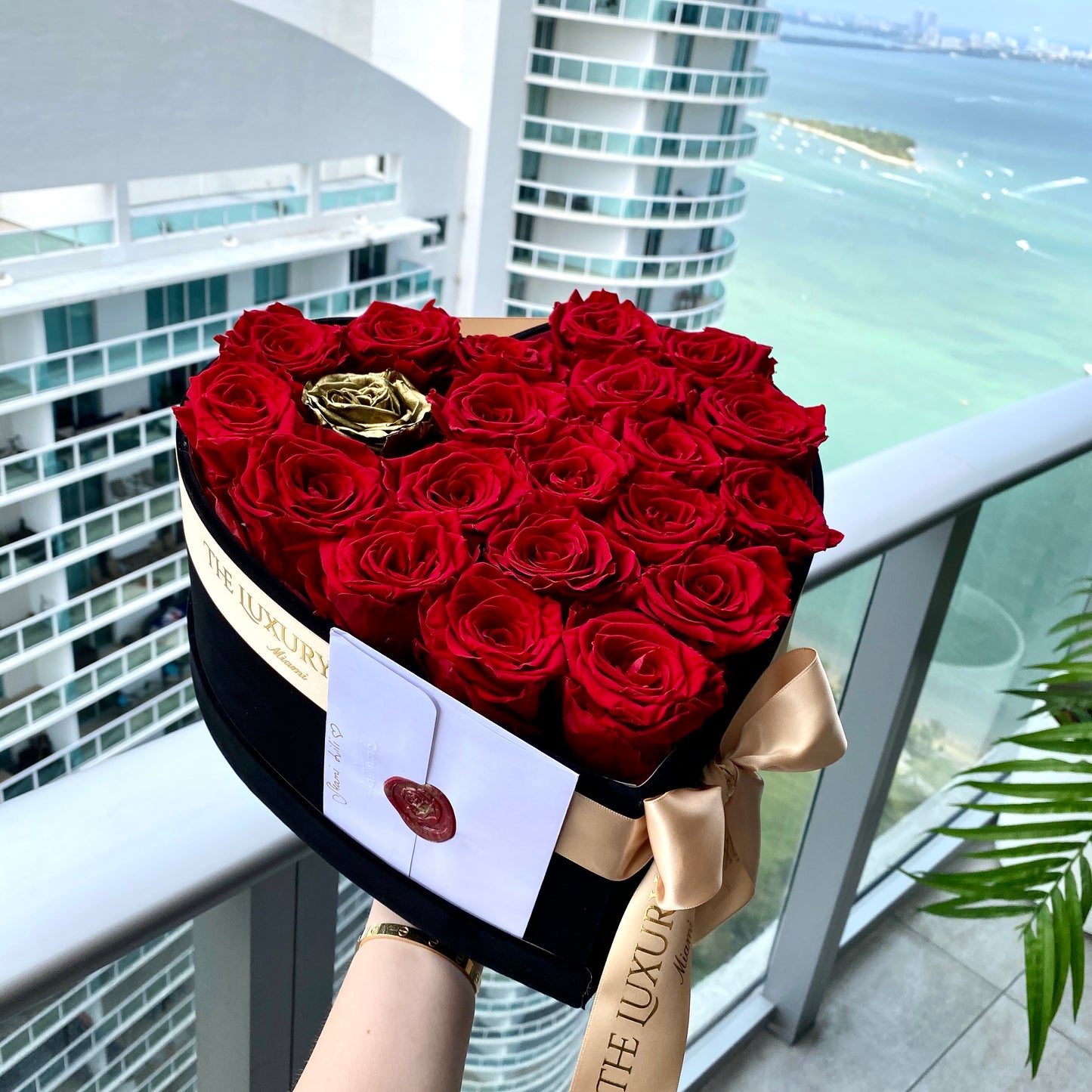 Large Heart Box with Eternal Roses ❤️🌹